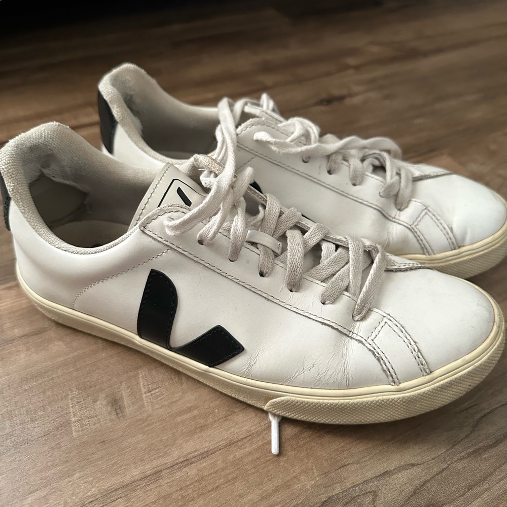 Veja Esplar White and Black Sneakers